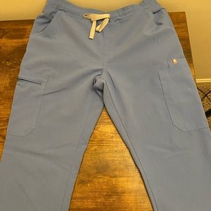 Figs size small pants